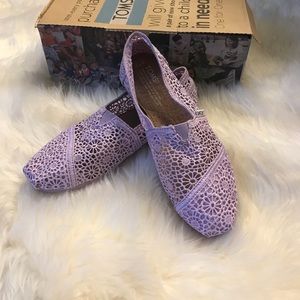 Tom’s lilac snow crochet classic